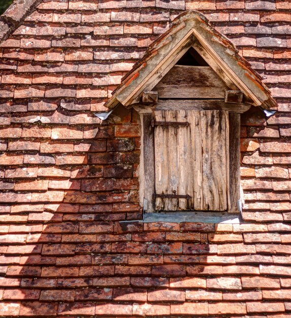 window-roof-sunny-day_1048944-13063711